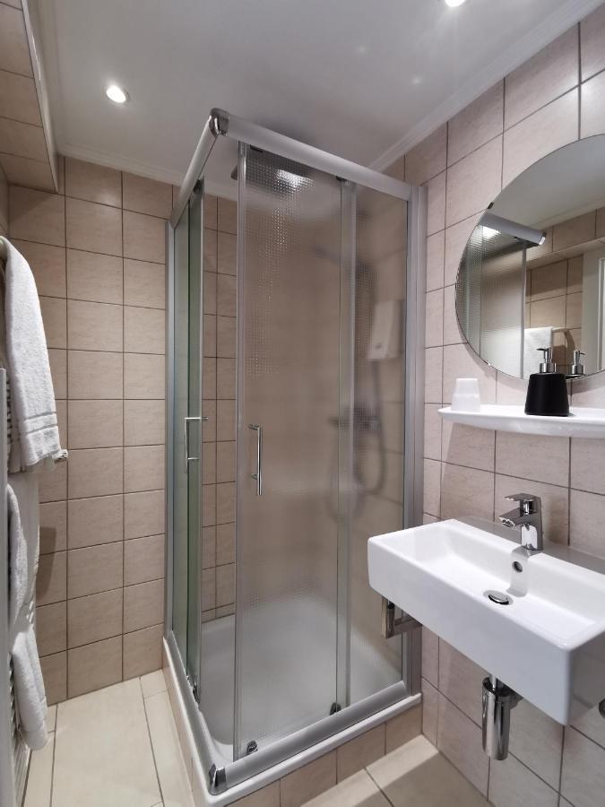 Bivius Hotel Restaurant Luxembourg Strassen Kültér fotó
