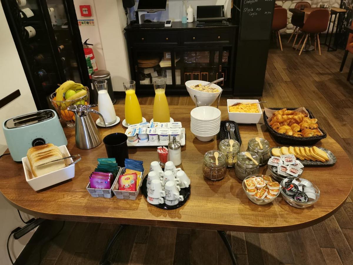Bivius Hotel Restaurant Luxembourg Strassen Kültér fotó