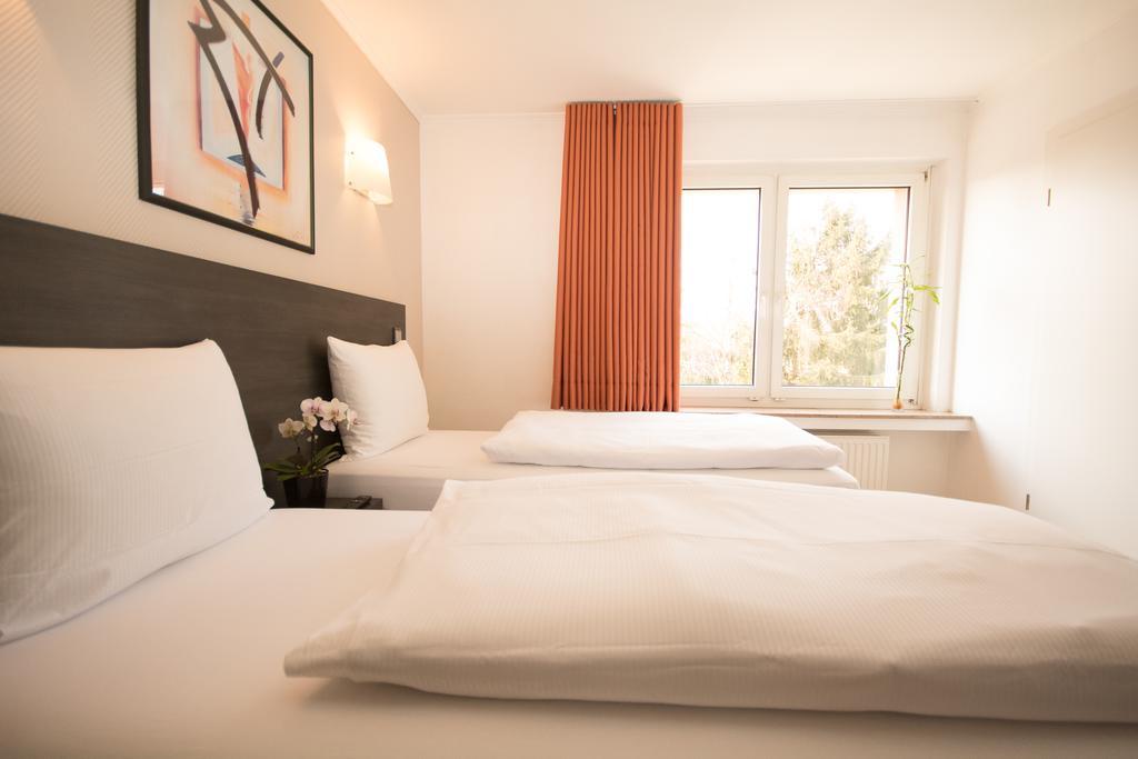 Bivius Hotel Restaurant Luxembourg Strassen Kültér fotó