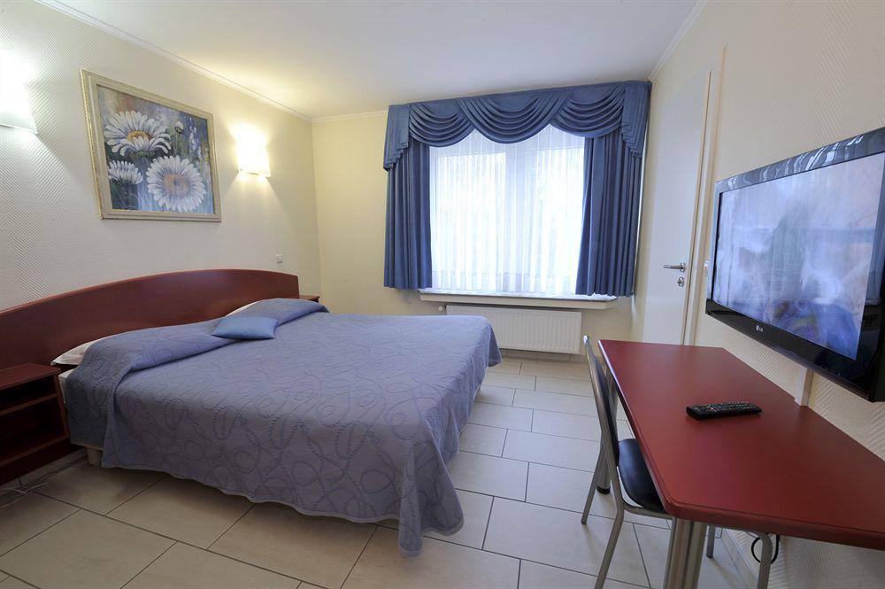 Bivius Hotel Restaurant Luxembourg Strassen Kültér fotó