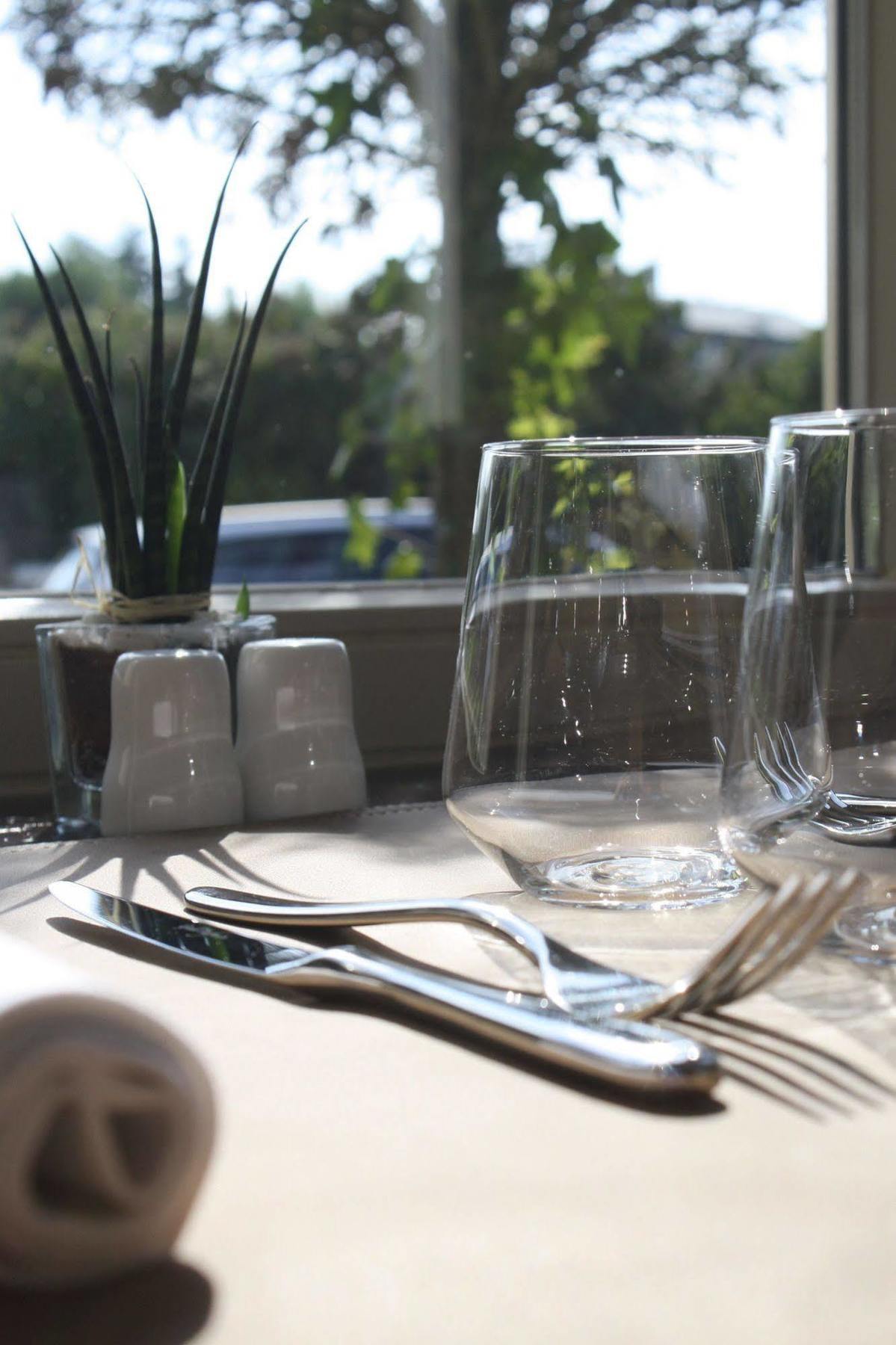 Bivius Hotel Restaurant Luxembourg Strassen Kültér fotó